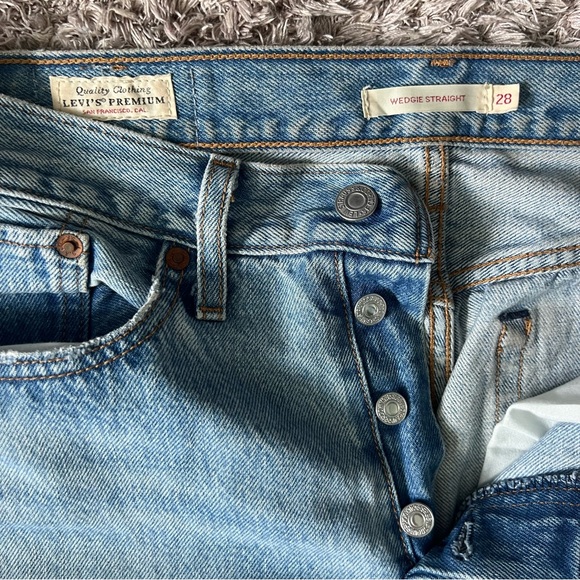 Wedgie Straight Levi’s - Picture 5 of 7
